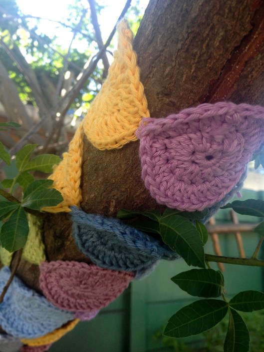 Tree yarnbomb with crochet circles