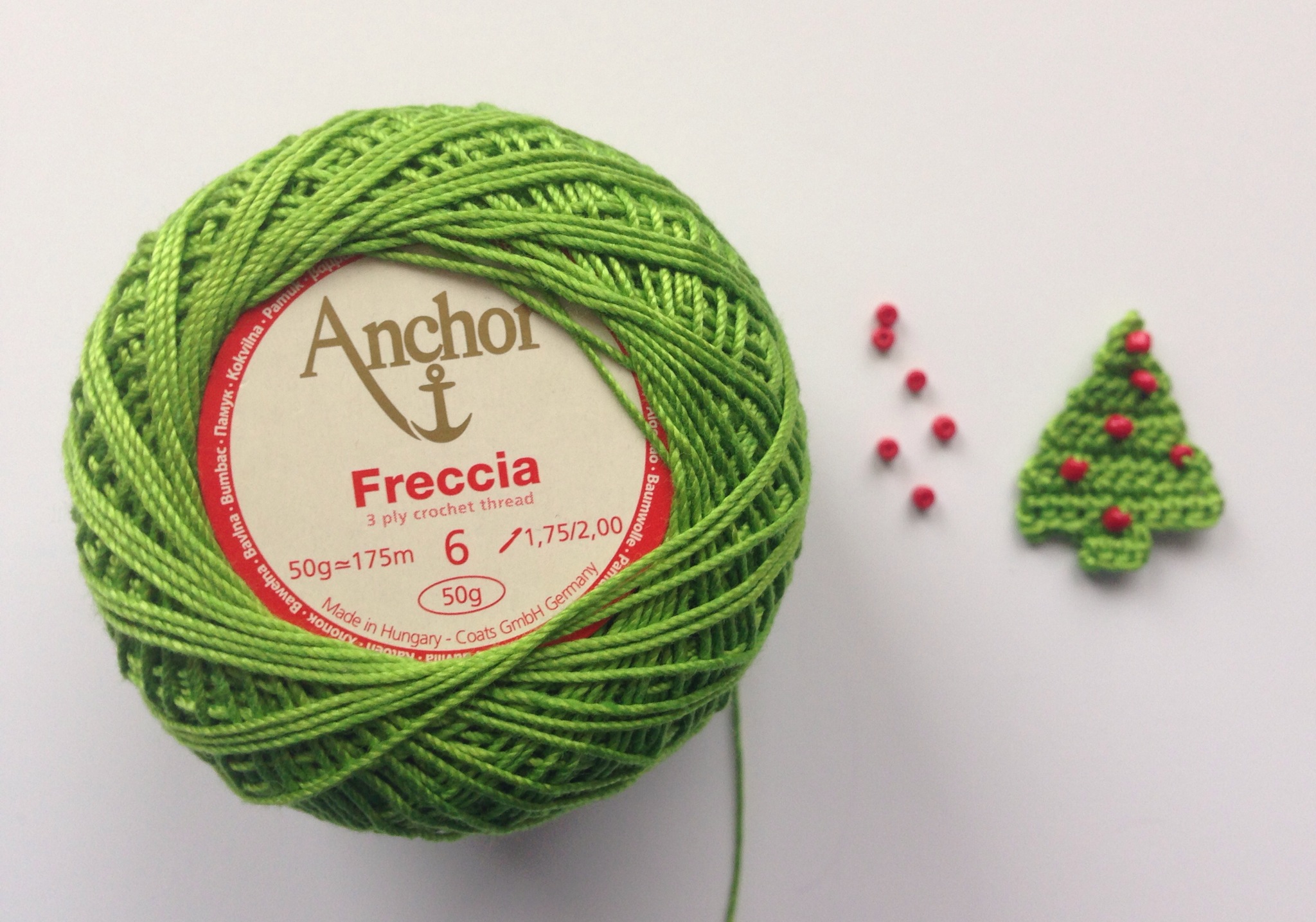 crochet thread crochet christmas tree with seed beads