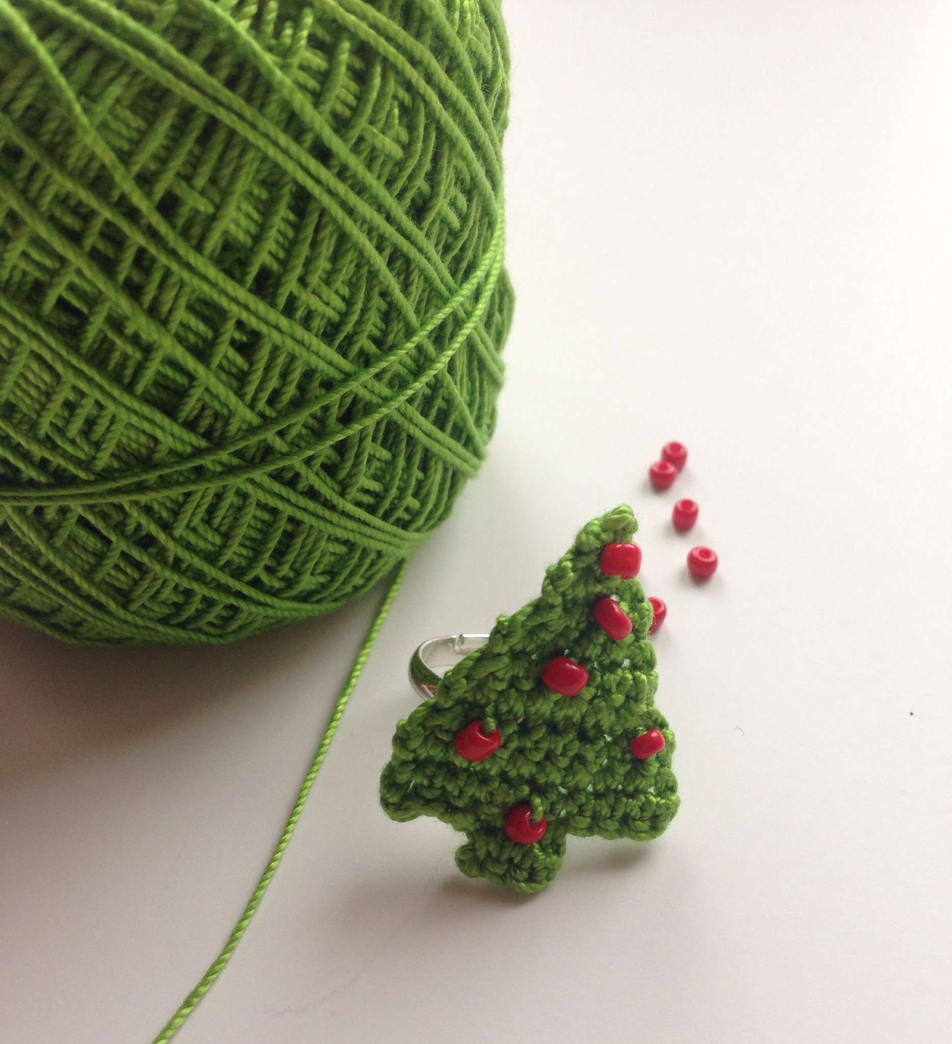 crochet thread crochet christmas tree